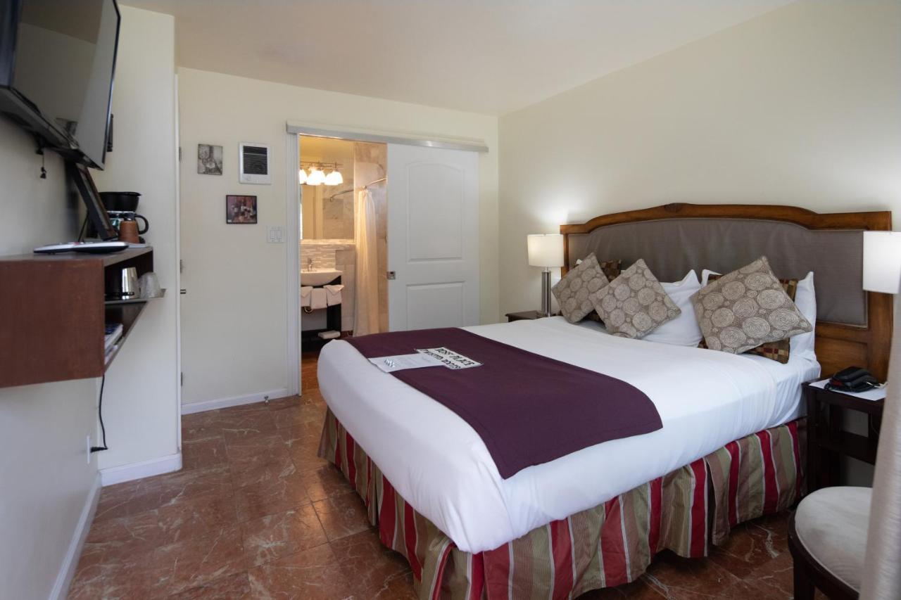 The Vendange Carmel Inn & Suites Exteriör bild