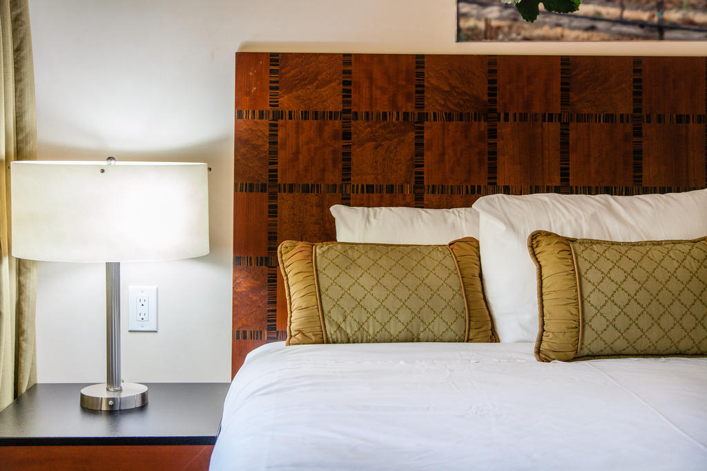 The Vendange Carmel Inn & Suites Rum bild