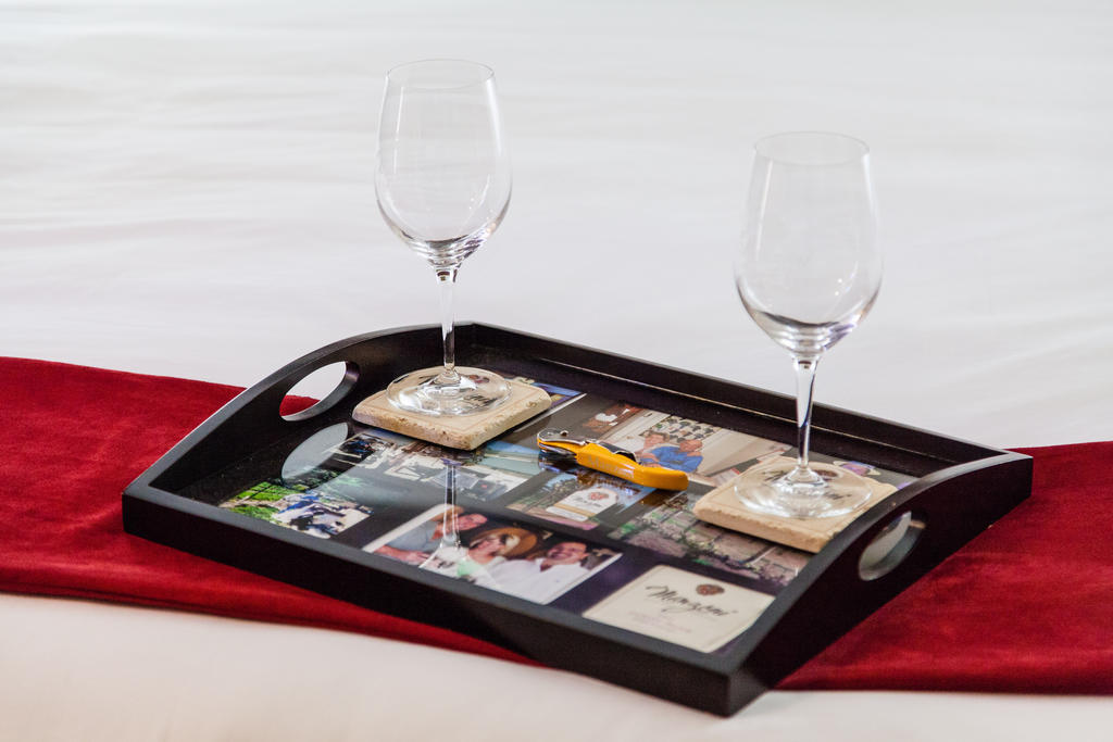 The Vendange Carmel Inn & Suites Rum bild