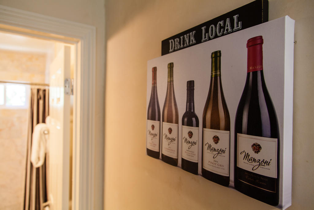 The Vendange Carmel Inn & Suites Rum bild