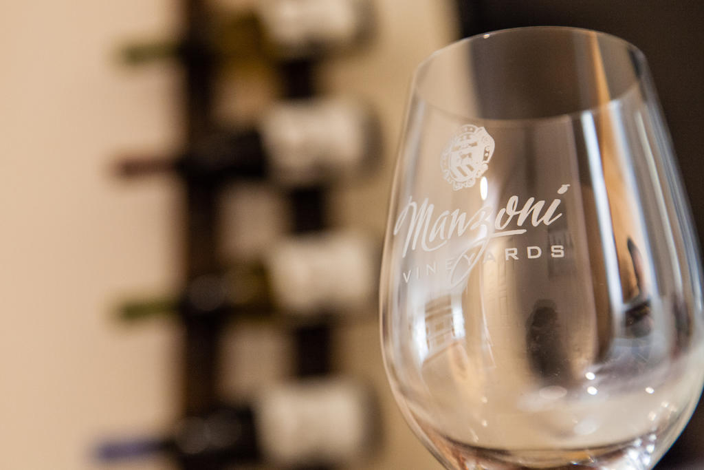 The Vendange Carmel Inn & Suites Rum bild