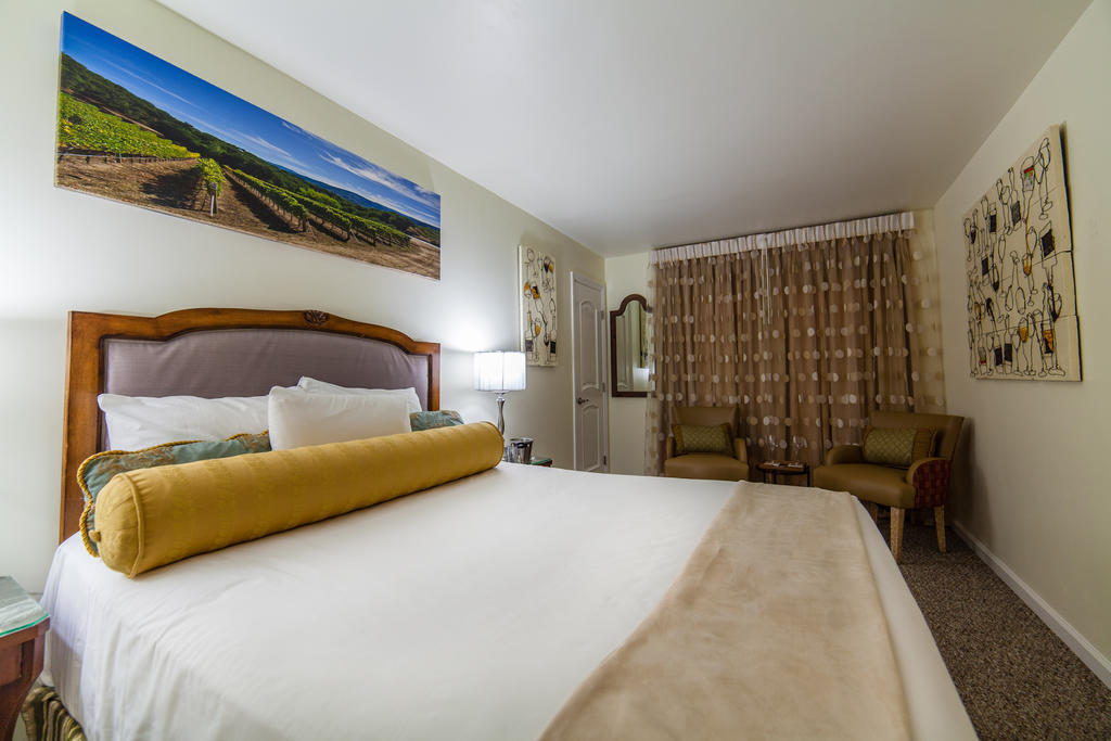 The Vendange Carmel Inn & Suites Rum bild